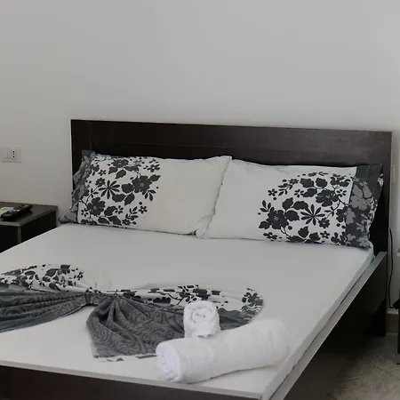 فندق مبيت وإفطار Vila Panorama Piqeras