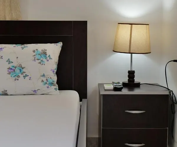 Bed & Breakfast Vila Panorama Piqeras